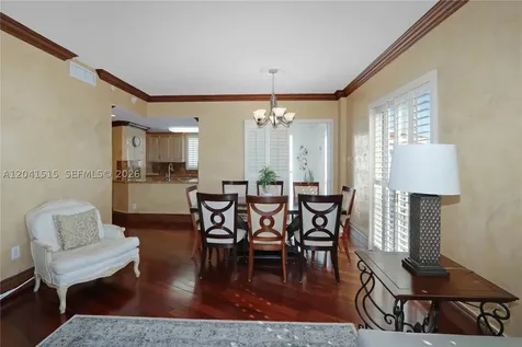 10 Aragon Avenue Coral Gables FL 33134
