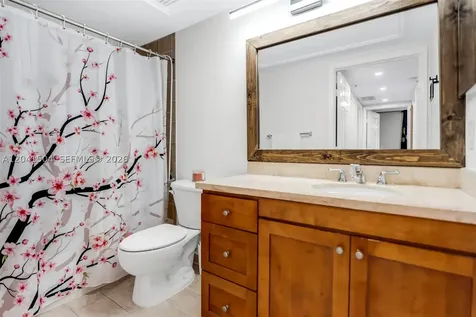 1723 SW 2nd Avenue Miami FL 33129