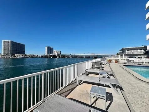 2016 Bay Drive Miami Beach FL 33141