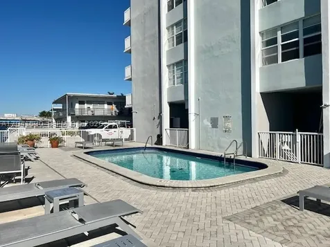 2016 Bay Drive Miami Beach FL 33141
