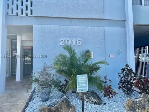 2016 Bay Drive Miami Beach FL 33141