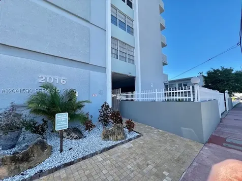 2016 Bay Drive Miami Beach FL 33141