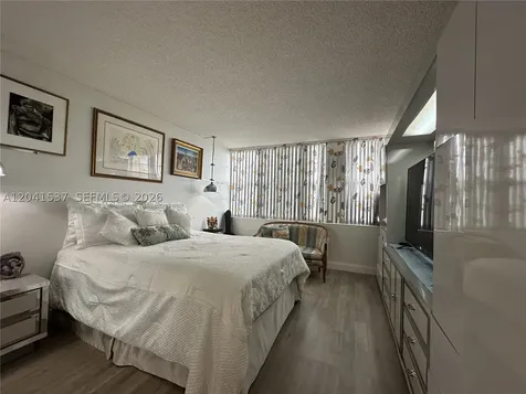 1200 Saint Charles Place Pembroke Pines FL 33026