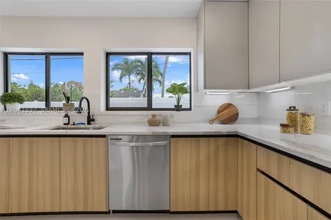 5718 NE 15th Avenue Fort Lauderdale FL 33334