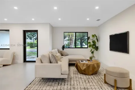5718 NE 15th Avenue Fort Lauderdale FL 33334