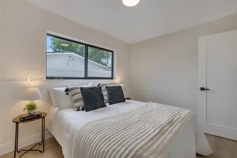 5718 NE 15th Avenue Fort Lauderdale FL 33334