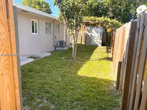 1005 NE 2nd Street Hallandale Beach FL 33009