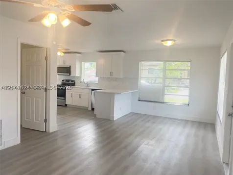 1005 NE 2nd Street Hallandale Beach FL 33009