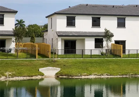 5001 Peacock Way Dania Beach FL 33312