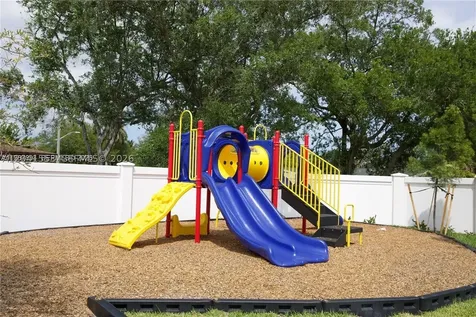 5001 Peacock Way Dania Beach FL 33312