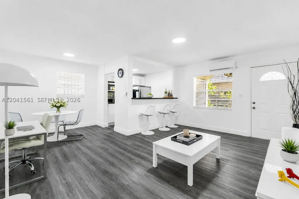 734 Meridian Avenue Miami Beach FL 33139