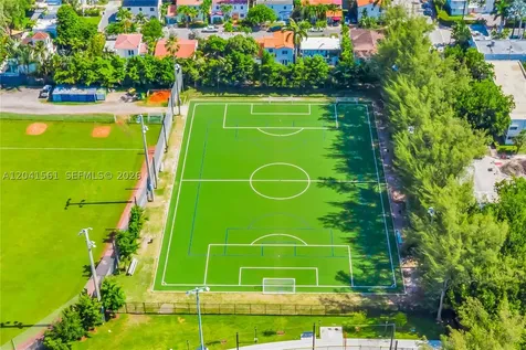 734 Meridian Avenue Miami Beach FL 33139