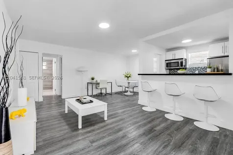 734 Meridian Avenue Miami Beach FL 33139