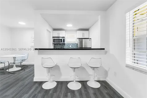 734 Meridian Avenue Miami Beach FL 33139