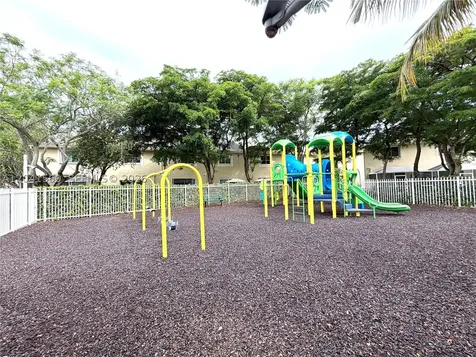 2560 Cordoba Bend Weston FL 33327