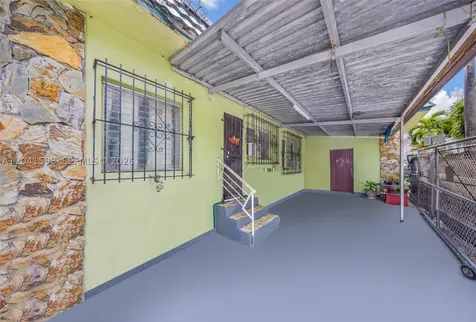 1477 NW 2nd Street Miami FL 33125