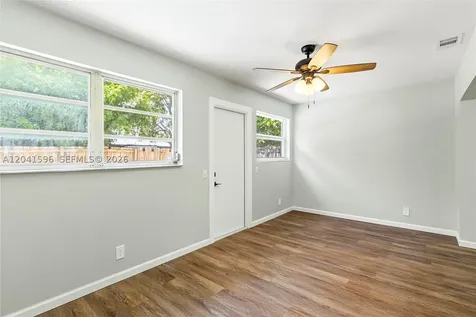 230 NW 55th Street Oakland Park FL 33309