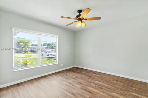 230 NW 55th Street Oakland Park FL 33309