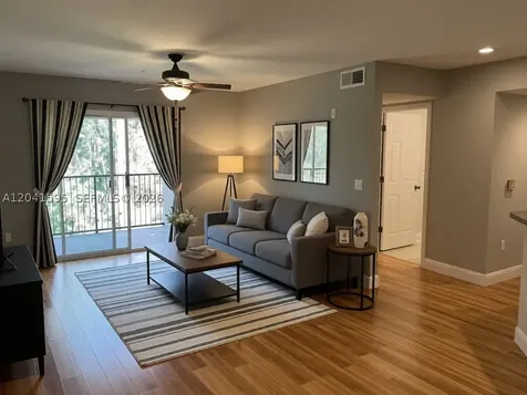 738 Crest Pines Drive Orlando FL 32828
