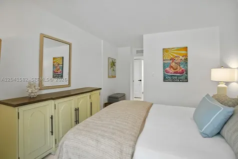 6423 Collins Avenue Miami Beach FL 33141