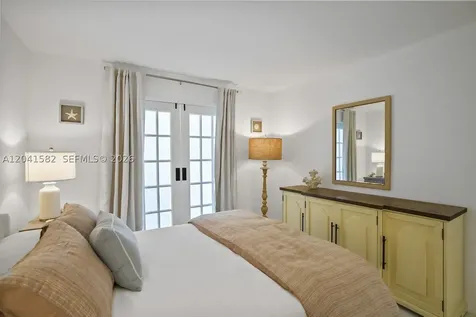 6423 Collins Avenue Miami Beach FL 33141