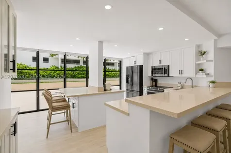 6423 Collins Avenue Miami Beach FL 33141