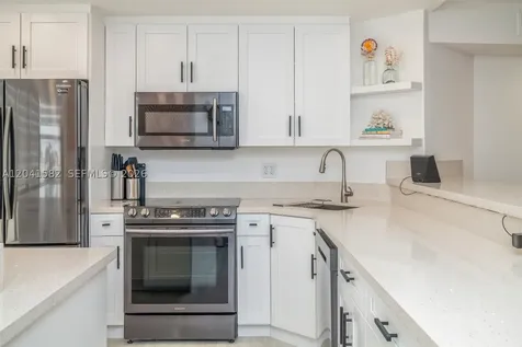 6423 Collins Avenue Miami Beach FL 33141