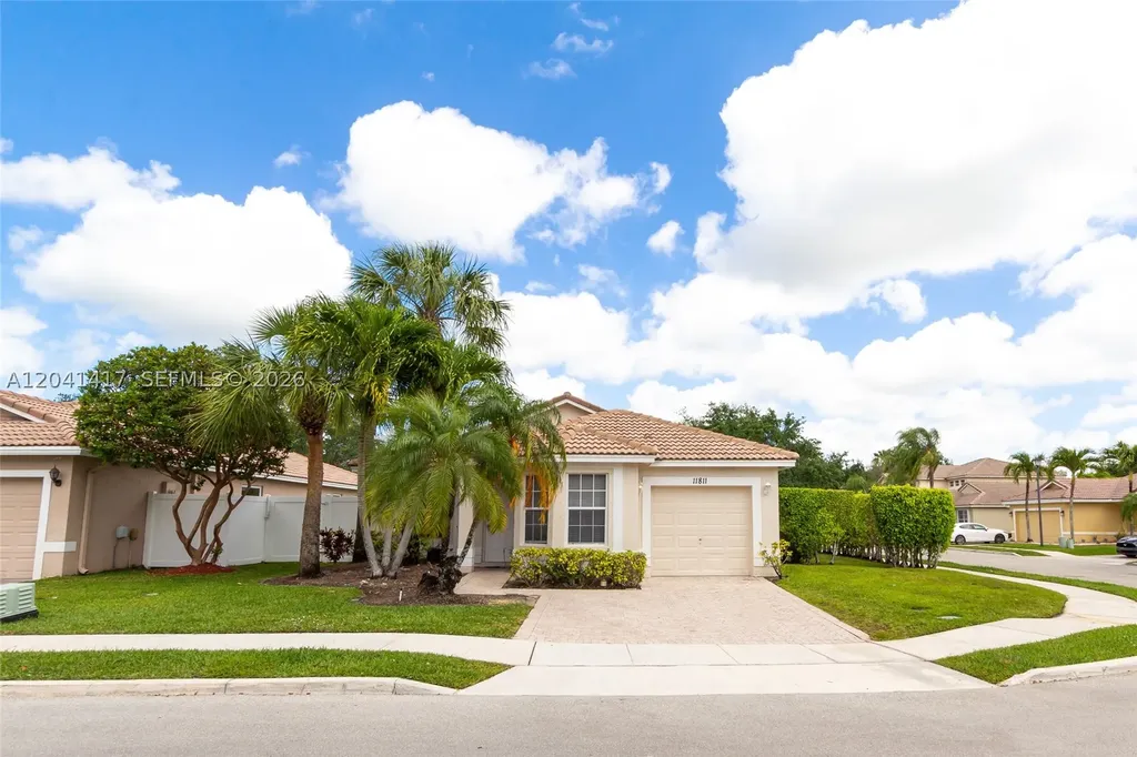 11811 SW 8th Street Pembroke Pines FL 33025