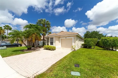 11811 SW 8th Street Pembroke Pines FL 33025