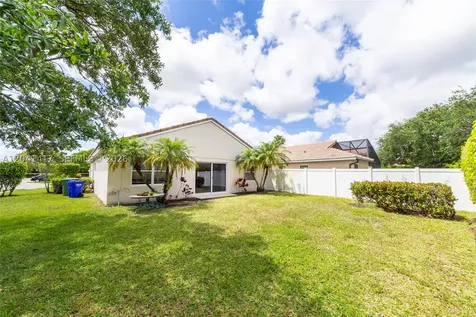 11811 SW 8th Street Pembroke Pines FL 33025