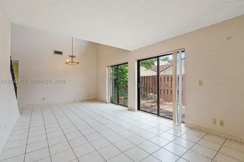 6233 NW 170th Terrace Miami FL 33015