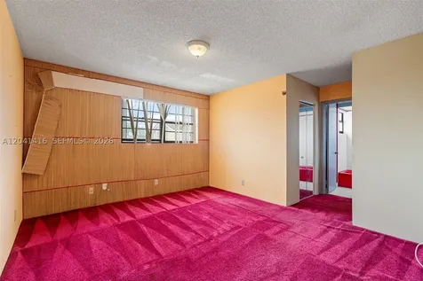 6233 NW 170th Terrace Miami FL 33015