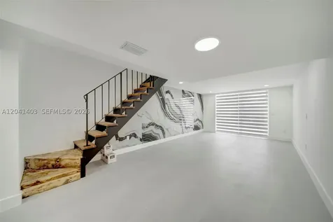 1083 W 38th Street Hialeah FL 33012