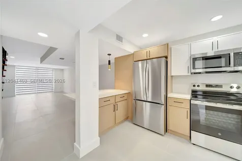 1083 W 38th Street Hialeah FL 33012