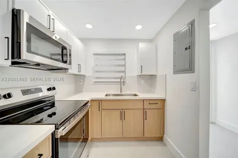 1083 W 38th Street Hialeah FL 33012