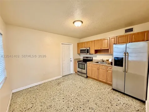 911 NW 22nd Place Miami FL 33125