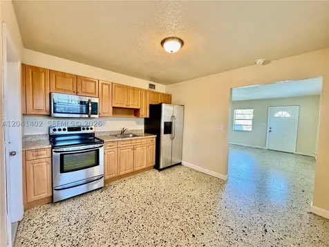 911 NW 22nd Place Miami FL 33125