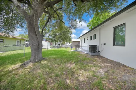6039 SW 63rd Terrace South Miami FL 33143