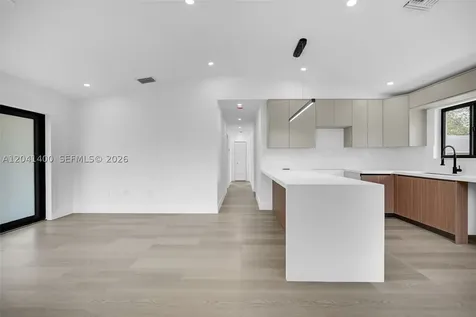 6039 SW 63rd Terrace South Miami FL 33143