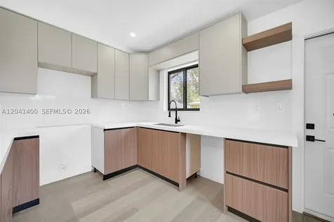 6039 SW 63rd Terrace South Miami FL 33143