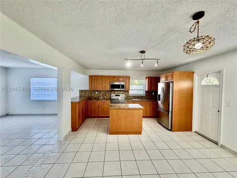 913 NW 22nd Place Miami FL 33125