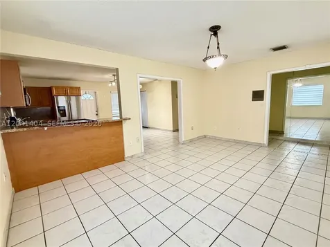 913 NW 22nd Place Miami FL 33125