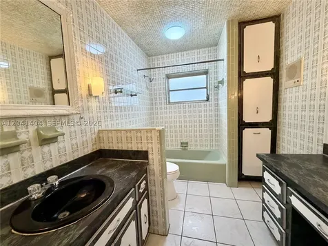 913 NW 22nd Place Miami FL 33125