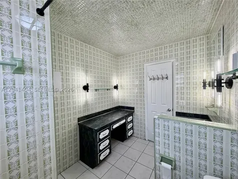 913 NW 22nd Place Miami FL 33125