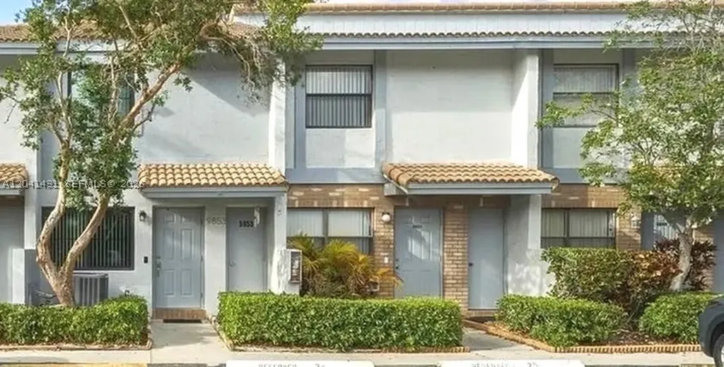 9835 Riverside Drive Coral Springs FL 33071