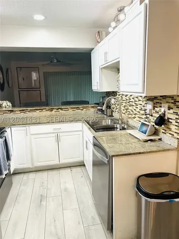 9835 Riverside Drive Coral Springs FL 33071