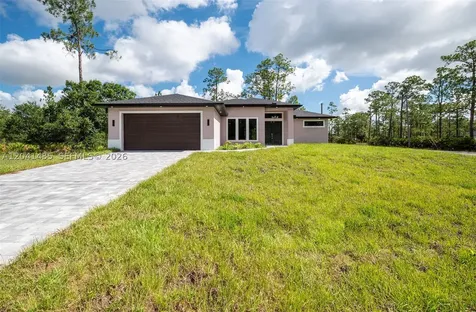 3207 E 10th Street Lehigh Acres FL 33972