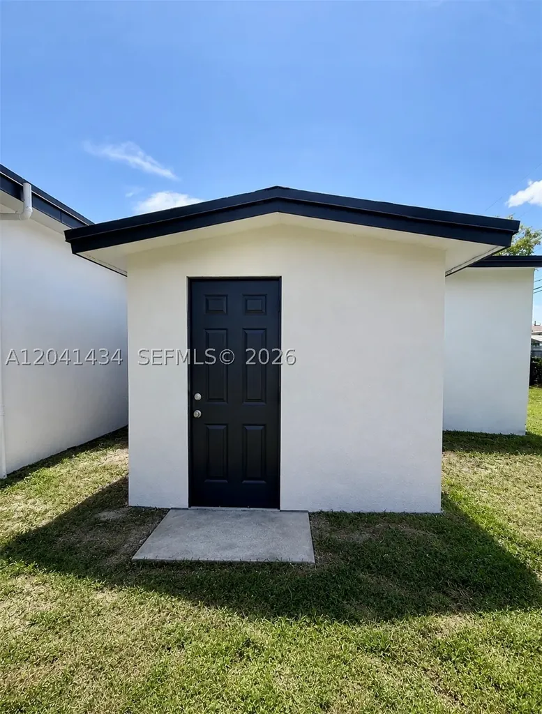 5832 Wiley Street Hollywood FL 33023