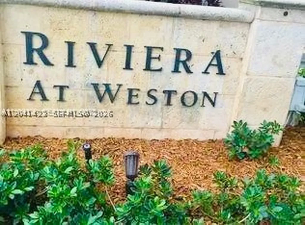 246 Riviera Circle Weston FL 33326