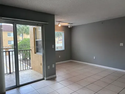 761 N Pine Island Road Plantation FL 33324